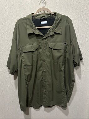Columbia Olive Green Lightweight Short-Sleeve Shirt Jacket